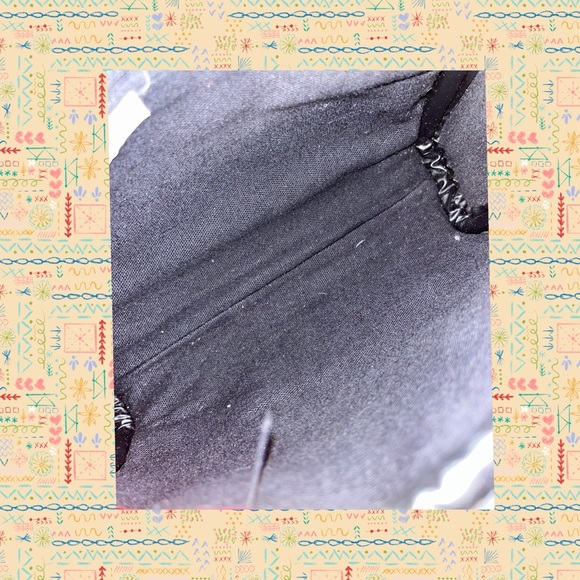 The Original Arizona Red Crossbody Bag - Picture 8 of 8